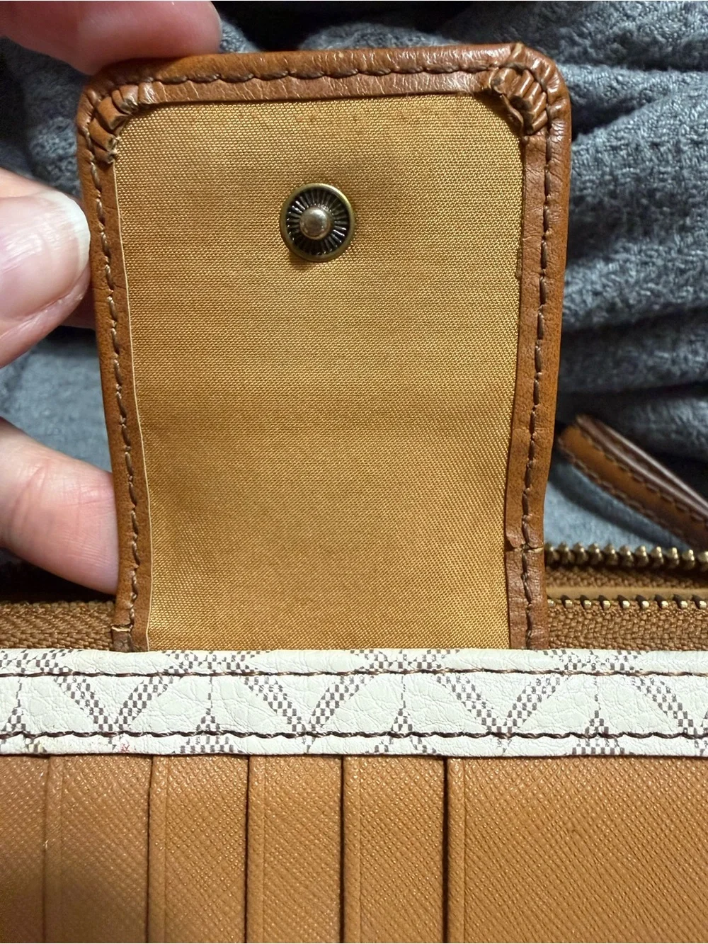 Vintage Fossil Madison Geometric Print Coated Canvas Zip Around Wristlet Wallet